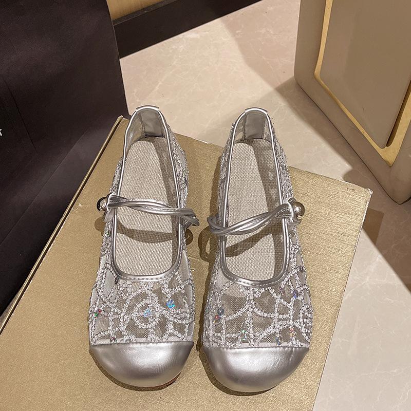 Женские сетчатые туфли-одинарки, новые повседневные туфли-одинарки на плоской подошве Muller лето 2025, женские повседневные туфли-одинарки Xiaoxiangfeng для улицы 40 серебряный
Женские сетчатые туфли-одинарки, новые повседневные туфли-одинарки на плоской подошве Muller лето 2025, женские повседневные туфли-одинарки Xiaoxiangfeng для улицы 40 серебряный