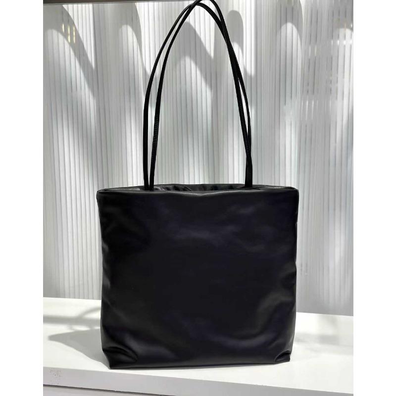 Кожаная женская сумка-мессенджер большой вместимости, модная, премиальная, универсальная, на плечо, легкая, трендовая, оригинальная, из телячьей кожи 28*29*8cm чёрный
Кожаная женская сумка-мессенджер большой вместимости, модная, премиальная, универсальная, на плечо, легкая, трендовая, оригинальная, из телячьей кожи 28*29*8cm чёрный