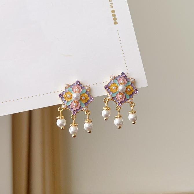1Pair of Gorgeous Imitation Pearl Fringed Earrings, Baroque Oil Painting Style, Valentine s Day Birthday Anniversary Gift, Women s Fashion Matching
1Pair of Gorgeous Imitation Pearl Fringed Earrings, Baroque Oil Painting Style, Valentine s Day Birthday Anniversary Gift, Women s Fashion Matching