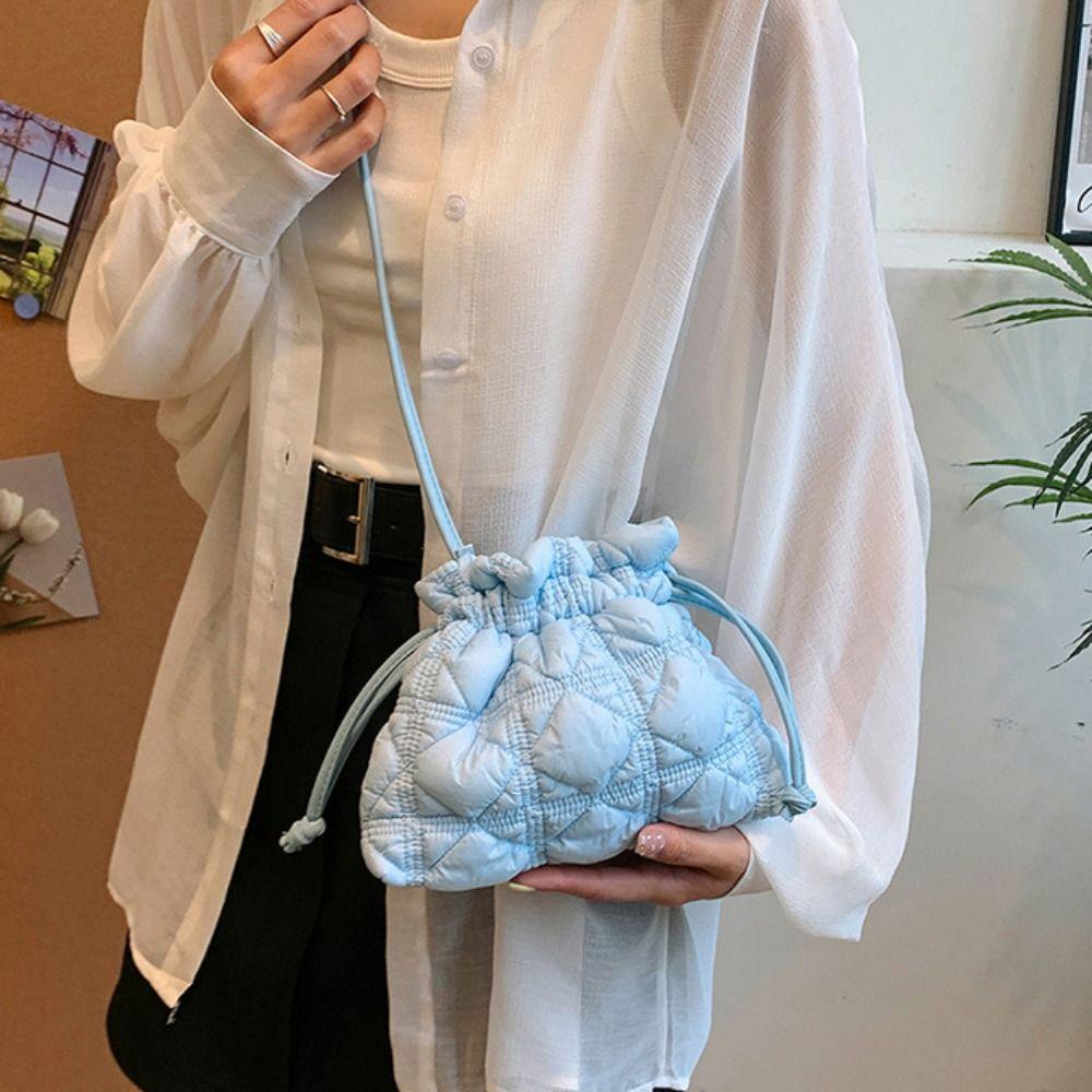 Korean Style Drawstring Bucket Bag Solid Color Small Crossbody Bag Fold Shoulder Bag Streetwear розовый
Korean Style Drawstring Bucket Bag Solid Color Small Crossbody Bag Fold Shoulder Bag Streetwear розовый