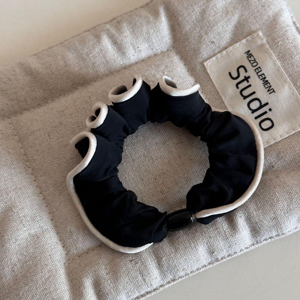 Elegant French Pearl Edge Scrunchie - Versatile & High Elasticity Hair Tie
Elegant French Pearl Edge Scrunchie - Versatile & High Elasticity Hair Tie