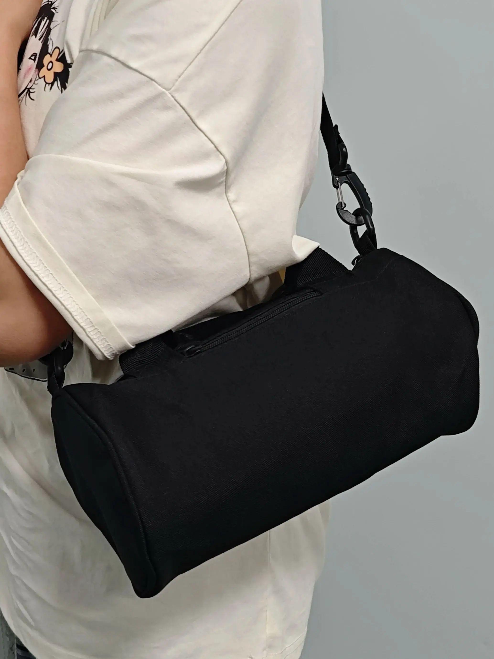 Summer Gym Bags One Shoulder Travel Sports Canvas Outdoor Handbag Fitness Yoga Storage Riding Fashion Handbag Bicycle Riding Bag чёрный
Summer Gym Bags One Shoulder Travel Sports Canvas Outdoor Handbag Fitness Yoga Storage Riding Fashion Handbag Bicycle Riding Bag чёрный