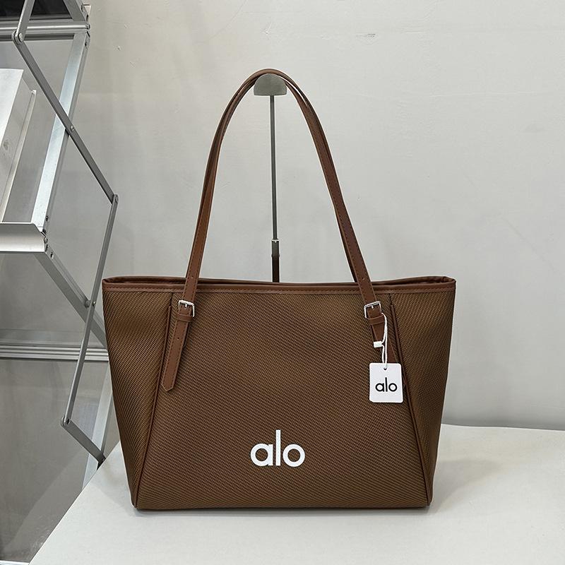 Fashionable Commuting Letter Bag for Women, New Urban Versatile Single Shoulder Crossbody Bag, Lightweight Single Shoulder Tote Bag коричневий
Fashionable Commuting Letter Bag for Women, New Urban Versatile Single Shoulder Crossbody Bag, Lightweight Single Shoulder Tote Bag коричневий