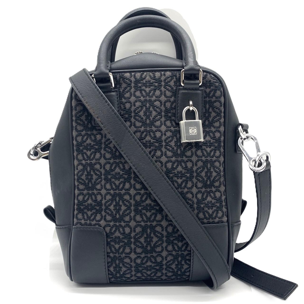 Used LOEWEHandbag Dark brown others Women
Used LOEWEHandbag Dark brown others Women