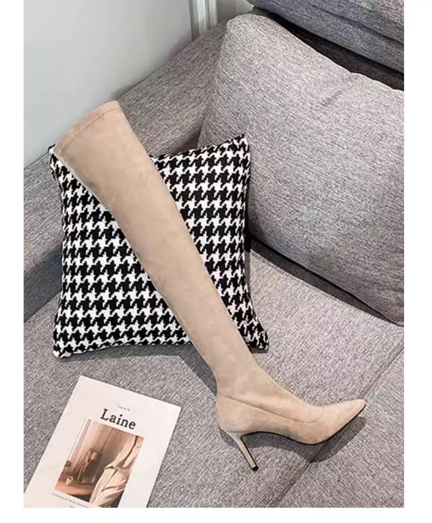 Остроносые ботфорты на высоком каблуке для женской осени и зимы, новые черные замшевые эластичные тонкие ботфорты выше колена, на тонком каблуке, эластичные ботфорты 42
Остроносые ботфорты на высоком каблуке для женской осени и зимы, новые черные замшевые эластичные тонкие ботфорты выше колена, на тонком каблуке, эластичные ботфорты 42