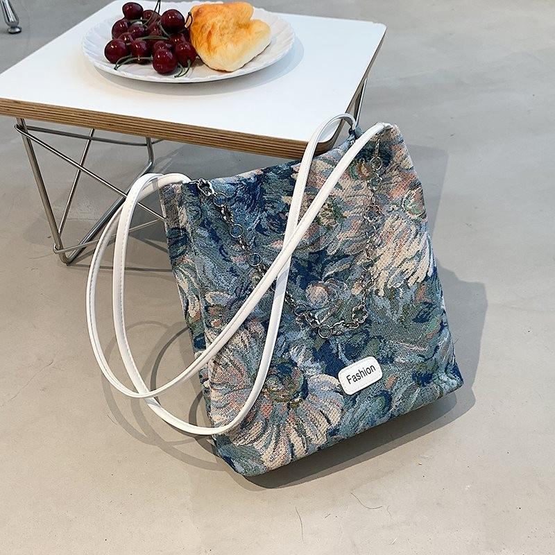 Large Gender Neutral Polyester Shoulder Bag With Trendy Stitching Design Ideal For Commuting Colorful
Large Gender Neutral Polyester Shoulder Bag With Trendy Stitching Design Ideal For Commuting Colorful