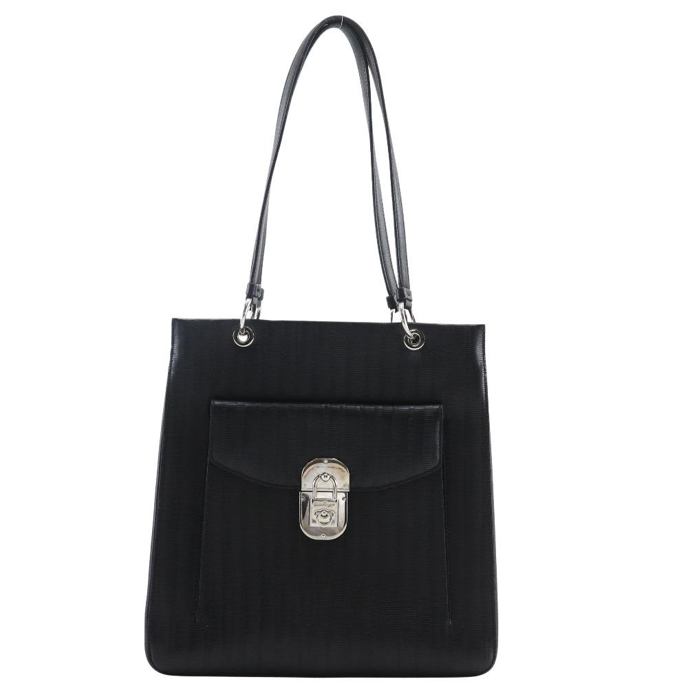 Salvatore Ferragamo Gancini Shoulder Bag black Embossed Leather Women Used
Salvatore Ferragamo Gancini Shoulder Bag black Embossed Leather Women Used