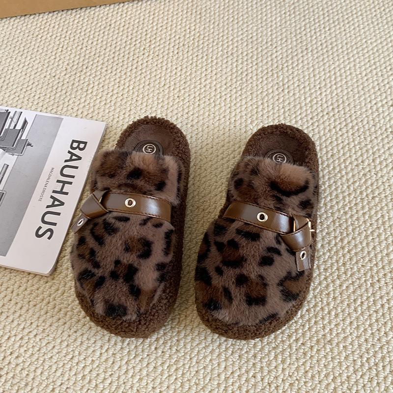 Тапочки Mao Mao женские 2025 осень и зима новинка интернет-знаменитость супер огонь овечья шерсть ins тренд толстая подошва домашние хлопковые мопы 40 цветной печати леопарда
Тапочки Mao Mao женские 2025 осень и зима новинка интернет-знаменитость супер огонь овечья шерсть ins тренд толстая подошва домашние хлопковые мопы 40 цветной печати леопарда