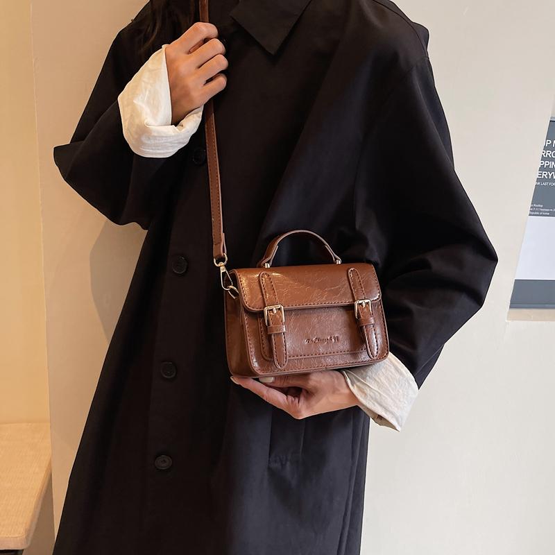 Женская сумка-мессенджер через плечо с регулируемым плечевым ремнем из искусственной кожи, модная сумка с верхней ручкой, сумка-портфель, ретро-сумки кофейный
Женская сумка-мессенджер через плечо с регулируемым плечевым ремнем из искусственной кожи, модная сумка с верхней ручкой, сумка-портфель, ретро-сумки кофейный