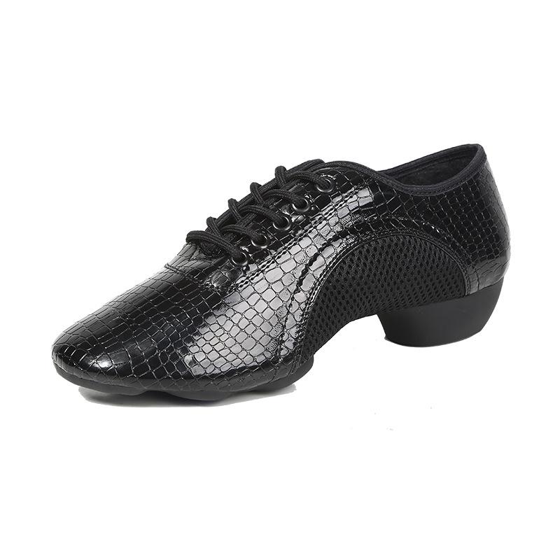 Новые туфли для квадратного танца весна и лето туфли для бальных танцев женские на мягкой подошве для практики народных танцев уличные танцевальные туфли туфли для латиноамериканских танцев 34 чёрный
Новые туфли для квадратного танца весна и лето туфли для бальных танцев женские на мягкой подошве для практики народных танцев уличные танцевальные туфли туфли для латиноамериканских танцев 34 чёрный