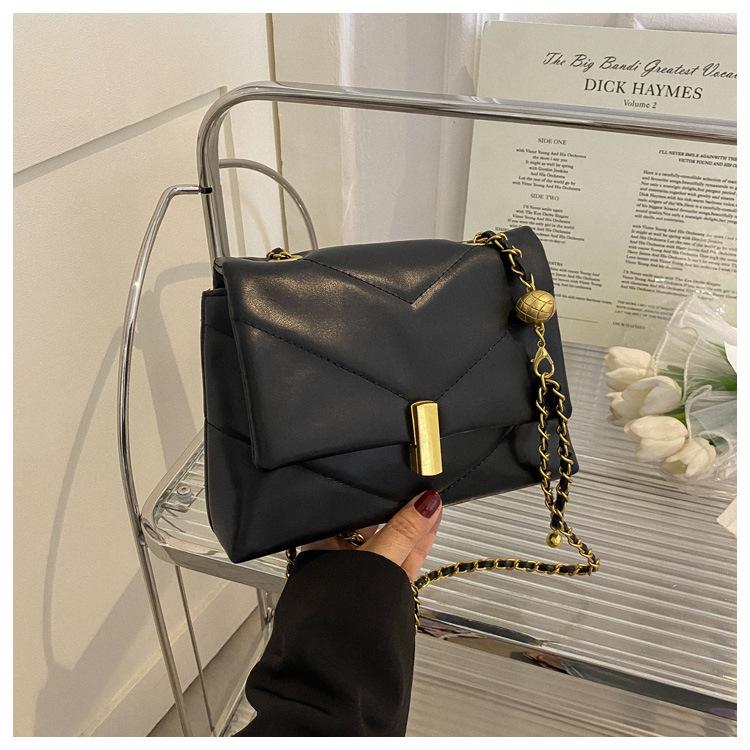 Internet celebrity senior sense small bag women 2024 new trendy texture versatile messenger bag summer ins foreign style chain bag чорний
Internet celebrity senior sense small bag women 2024 new trendy texture versatile messenger bag summer ins foreign style chain bag чорний