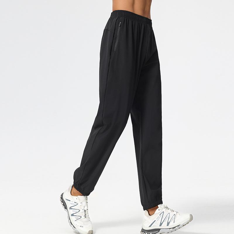 Мужские спортивные брюки из быстросохнущего нейлона - Многокарманные, с манжетами, зауженные к низу для бега на открытом воздухе 4XL чёрный
Мужские спортивные брюки из быстросохнущего нейлона - Многокарманные, с манжетами, зауженные к низу для бега на открытом воздухе 4XL чёрный