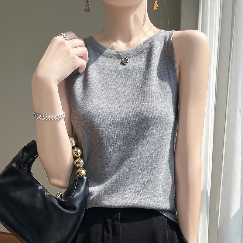 Women s Striped Sleeveless Camisole: Round Neck, Lightweight Summer Base Layer Top Medium
Women s Striped Sleeveless Camisole: Round Neck, Lightweight Summer Base Layer Top Medium