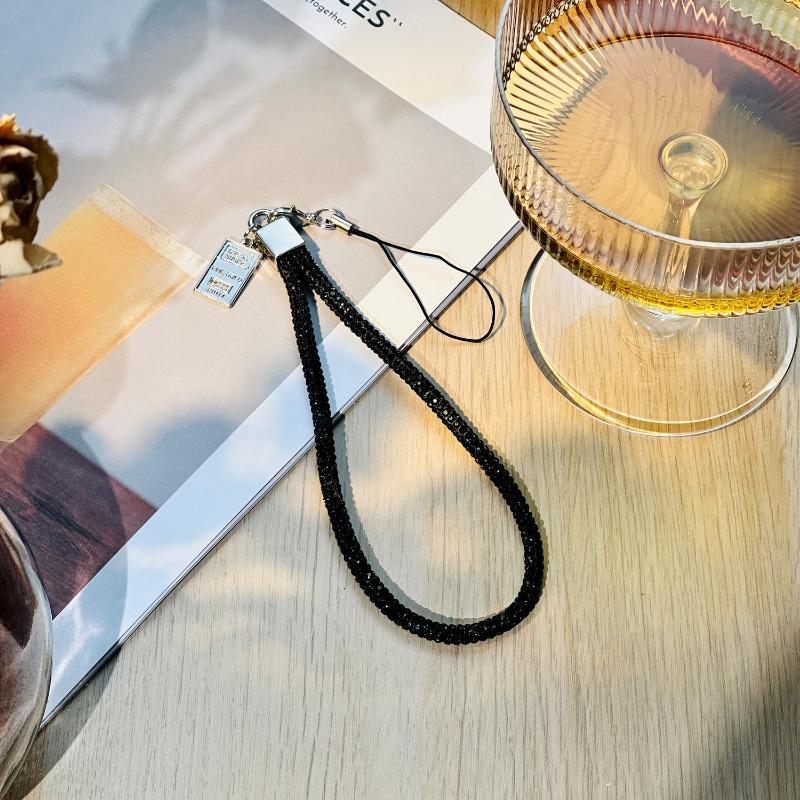 Mobile Phone Lanyard Wrist Style Full Diamond Lanyard Hanging Chain Trendy Style Hanging Tag 1Pcs
Mobile Phone Lanyard Wrist Style Full Diamond Lanyard Hanging Chain Trendy Style Hanging Tag 1Pcs