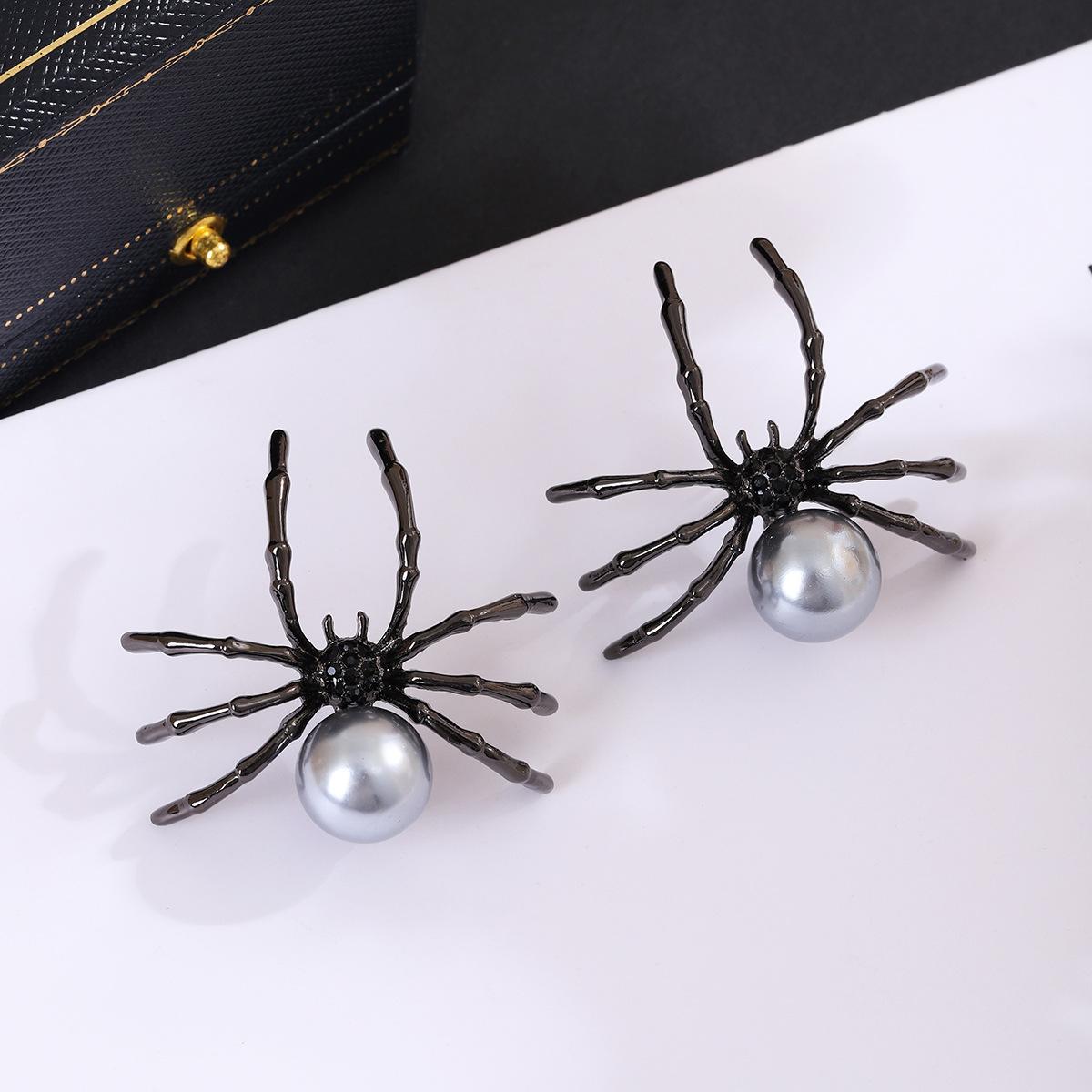 Exaggerated Dark Wind Spider Halloween Earrings, Gothic Punk Style Personality Pearl Earrings
Exaggerated Dark Wind Spider Halloween Earrings, Gothic Punk Style Personality Pearl Earrings