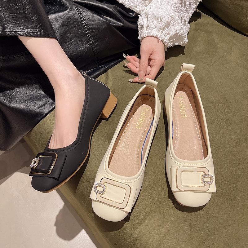 Shoes women s summer new shallow soft leather flats summer with skirts gentle soft sole single shoes 35 чорний
Shoes women s summer new shallow soft leather flats summer with skirts gentle soft sole single shoes 35 чорний