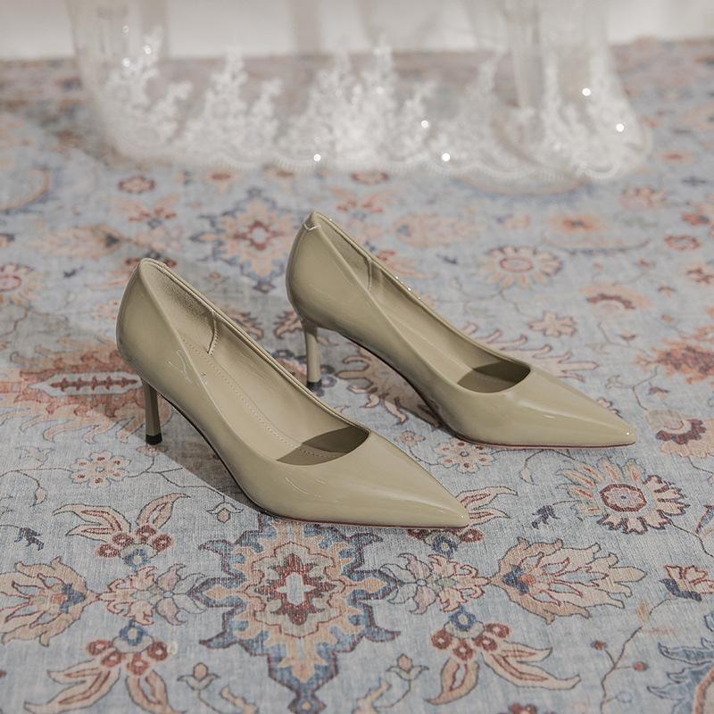 Fashion versatile high heels women s 2025 new patent leather pointed sexy stiletto shoes black professional work shoes 40 серый
Fashion versatile high heels women s 2025 new patent leather pointed sexy stiletto shoes black professional work shoes 40 серый