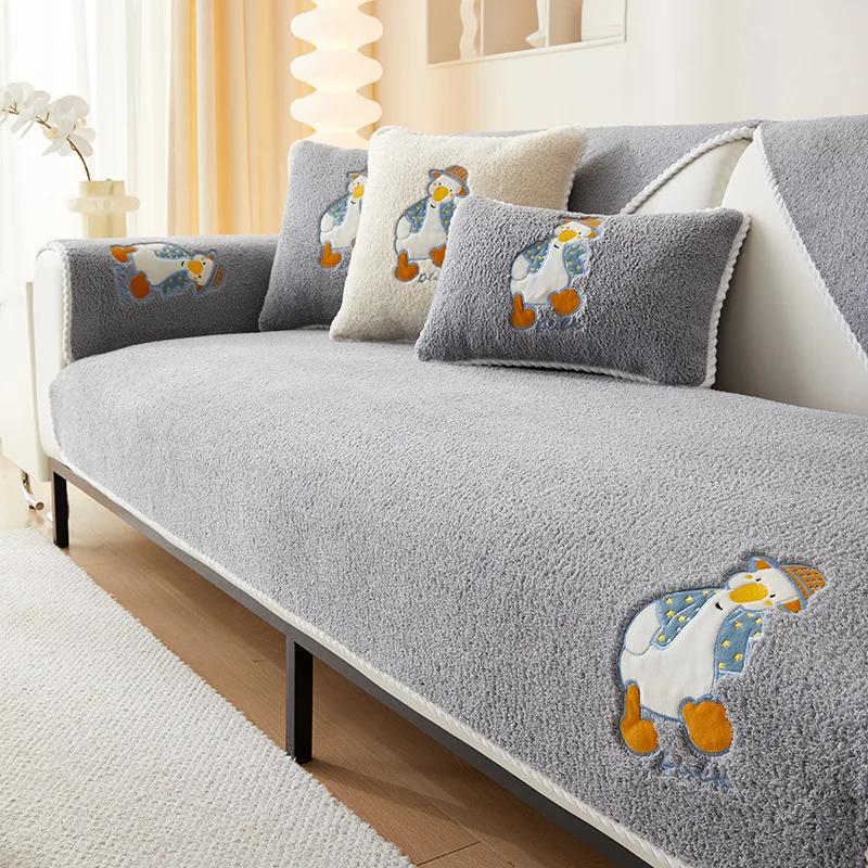 Зимнее теплое бархатное полотенце для дивана, роскошный мягкий плюшевый чехол для дивана с вышивкой для гостиной, секционный L-образный нескользящий чехол для дивана 70x70cm 1pc
Зимнее теплое бархатное полотенце для дивана, роскошный мягкий плюшевый чехол для дивана с вышивкой для гостиной, секционный L-образный нескользящий чехол для дивана 70x70cm 1pc