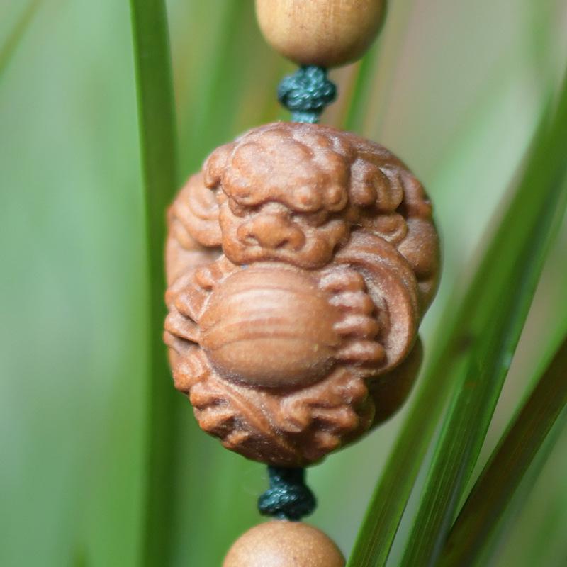 Indian Sandalwood Guanyin Pendant with Zodiac Beads and Gourd Charm
Indian Sandalwood Guanyin Pendant with Zodiac Beads and Gourd Charm