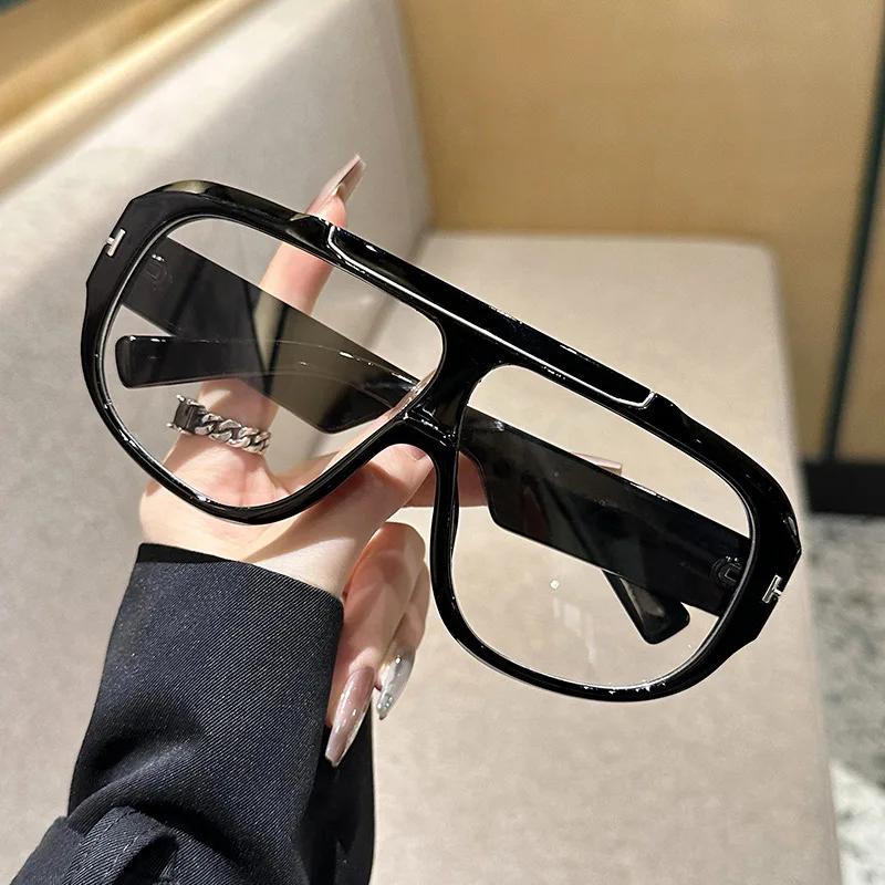 Большие солнцезащитные очки-авиаторы y2k для женщин и мужчин, популярный дизайнерский бренд класса люкс, винтажные солнцезащитные очки, панк-заклепки, очки с большой оправой As the picture
Большие солнцезащитные очки-авиаторы y2k для женщин и мужчин, популярный дизайнерский бренд класса люкс, винтажные солнцезащитные очки, панк-заклепки, очки с большой оправой As the picture