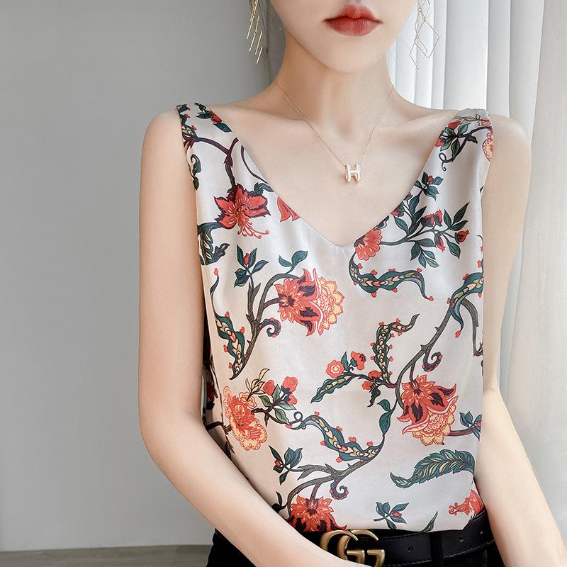 Топ на бретелях с V-образным вырезом для женщин, летний повседневный топ из атласа с уксусной кислотой, универсальный тонкий жилет на бретелях XXXL
Топ на бретелях с V-образным вырезом для женщин, летний повседневный топ из атласа с уксусной кислотой, универсальный тонкий жилет на бретелях XXXL