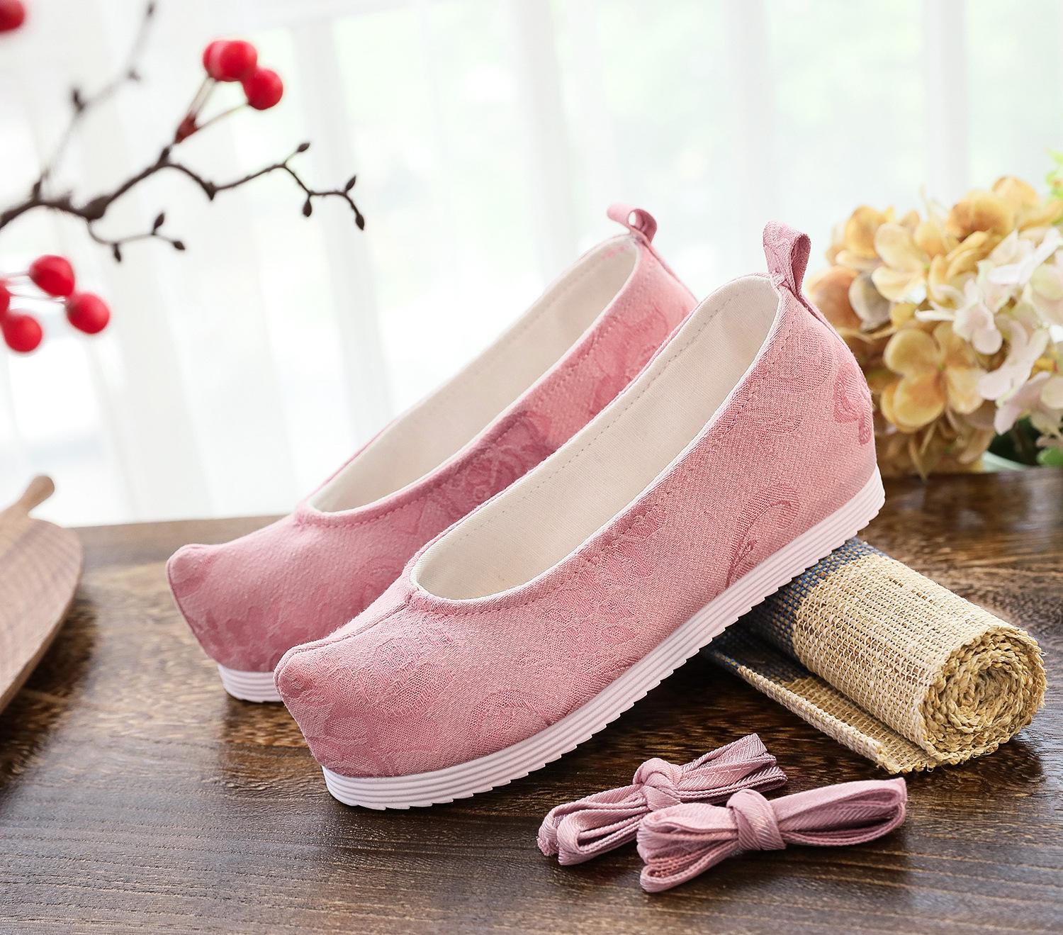 Туфли с бантом, туфли ханьфу, однотонные туфли в национальном стиле, старинный стиль, элегантные туфли для сцены, кино и телевидения, вышитые туфли из ткани, женская обувь 41
Туфли с бантом, туфли ханьфу, однотонные туфли в национальном стиле, старинный стиль, элегантные туфли для сцены, кино и телевидения, вышитые туфли из ткани, женская обувь 41