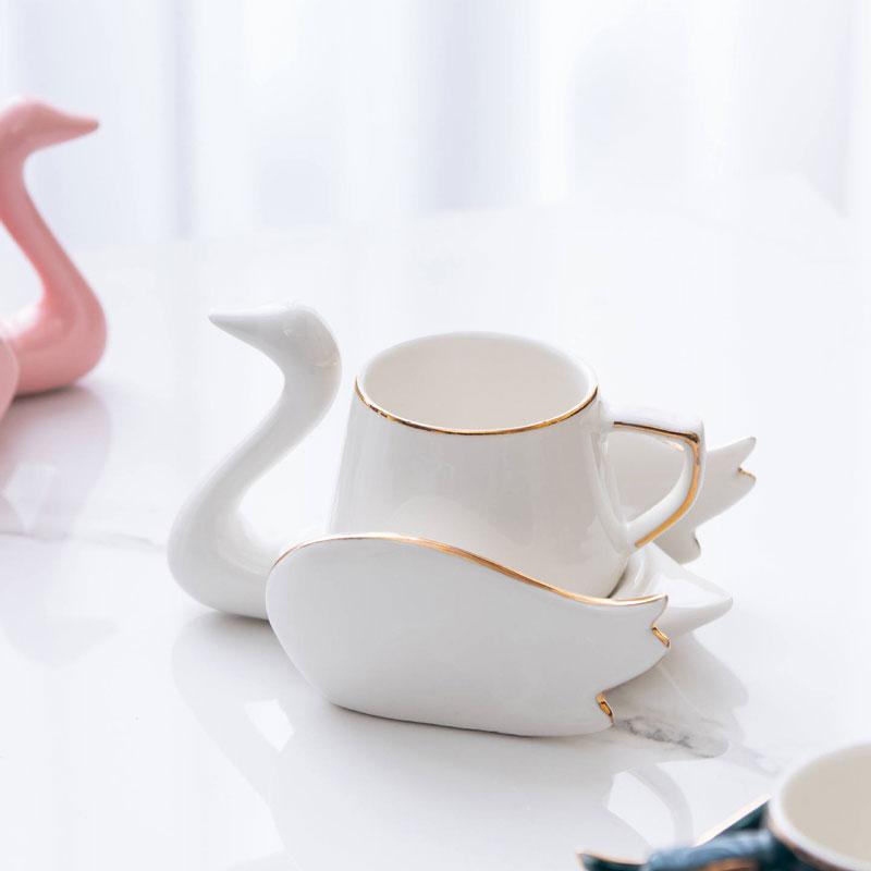 Набор блюдец и чашек для кофе в форме лебедя с золотой каймой, маленький, милый, белый, черный, зеленый, розовый, керамические чашки и блюдца, милые подарки, скандинавская креативная посуда для питья 110ml
Набор блюдец и чашек для кофе в форме лебедя с золотой каймой, маленький, милый, белый, черный, зеленый, розовый, керамические чашки и блюдца, милые подарки, скандинавская креативная посуда для питья 110ml