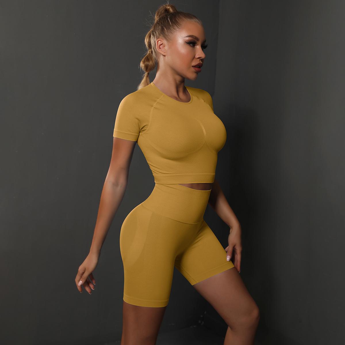Летний новый бесшовный комплект с персиковыми бедрами, однотонный, высокой эластичности, для йоги, с коротким рукавом, шорты, для бега, спорта, фитнеса, комплект из двух предметов S жёлтый
Летний новый бесшовный комплект с персиковыми бедрами, однотонный, высокой эластичности, для йоги, с коротким рукавом, шорты, для бега, спорта, фитнеса, комплект из двух предметов S жёлтый