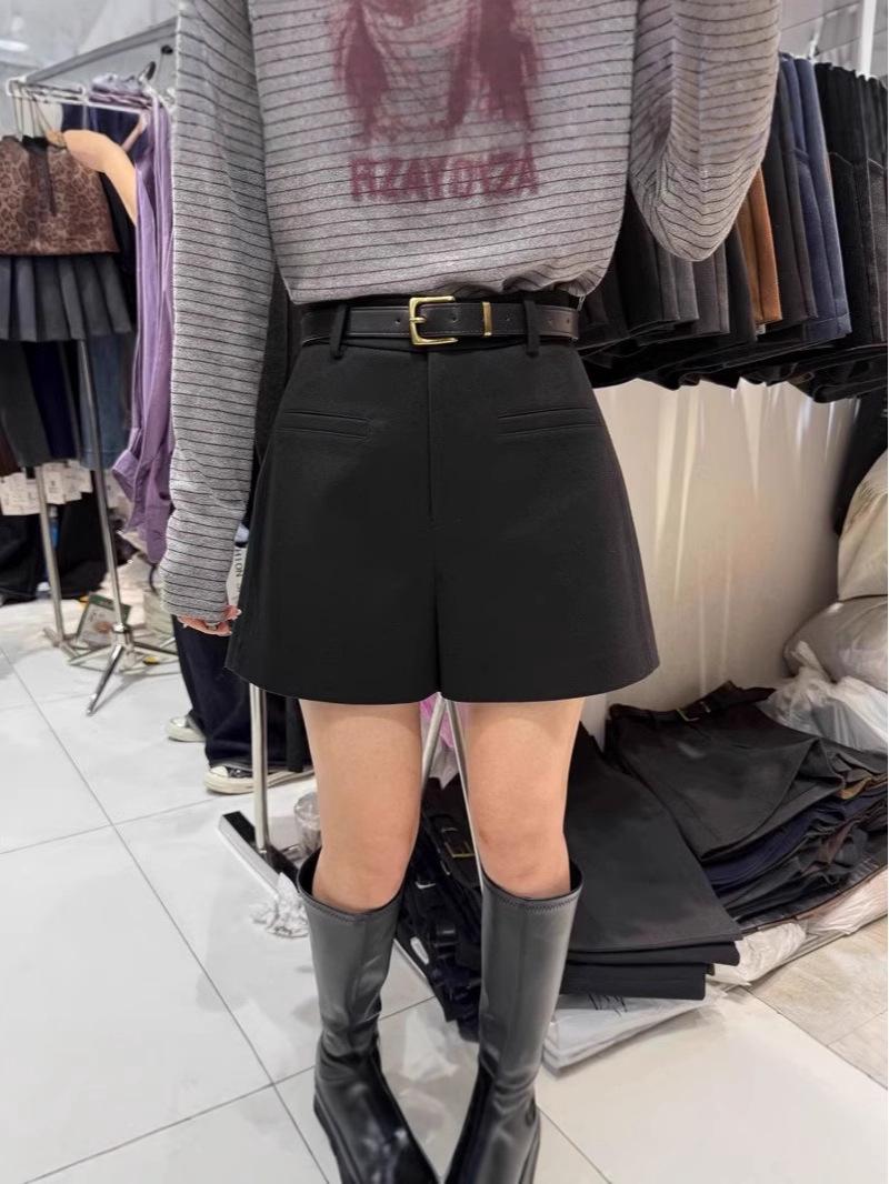 Women s High-Waisted Woolen Wide-Leg Shorts - A-Line Design for Autumn/Winter 2024 2XL
Women s High-Waisted Woolen Wide-Leg Shorts - A-Line Design for Autumn/Winter 2024 2XL