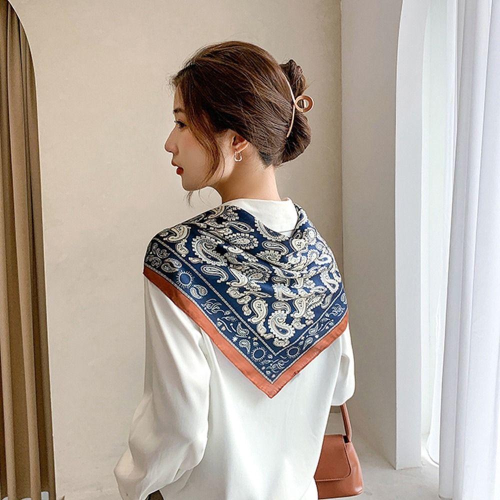 Square Scarf Wraps French Cashew Flower Printed Scarf Silk Scarf Female Shawl Korean Style Scarves темно-синього кольору
Square Scarf Wraps French Cashew Flower Printed Scarf Silk Scarf Female Shawl Korean Style Scarves темно-синього кольору