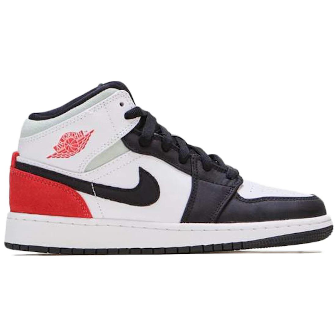 Sneaker Jordan 1 Mid SE White Black Red Spruce (GS)(BQ6931-100) 36.5
Sneaker Jordan 1 Mid SE White Black Red Spruce (GS)(BQ6931-100) 36.5