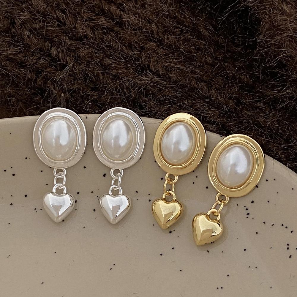 French Vintage Heart Pendant Earrings - Chic & Elegant Design for Women
French Vintage Heart Pendant Earrings - Chic & Elegant Design for Women