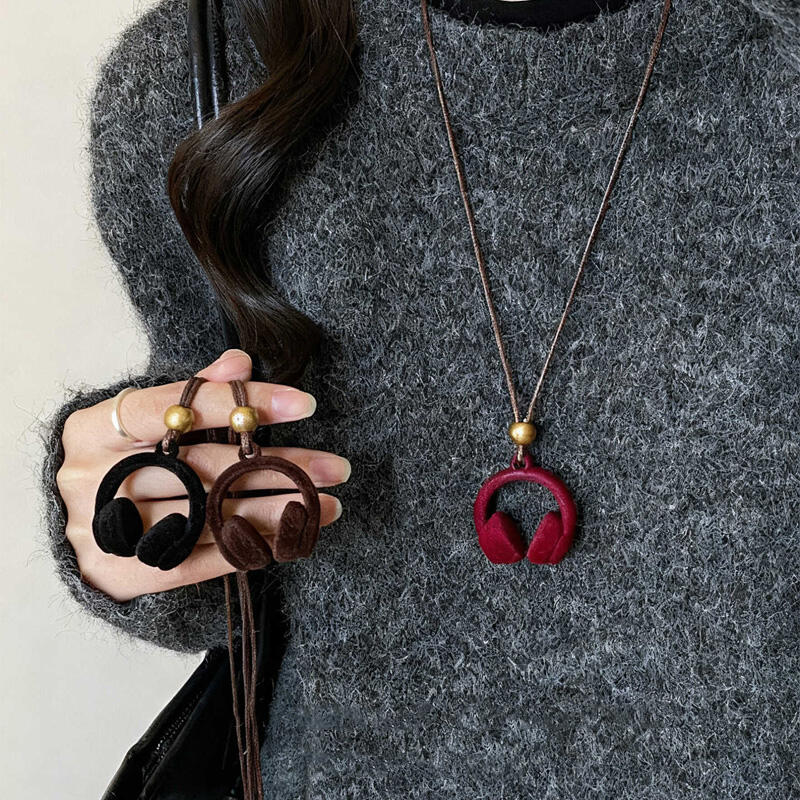 Ariel Cozy Velvet Headset Winter Point Necklace brown
Ariel Cozy Velvet Headset Winter Point Necklace brown