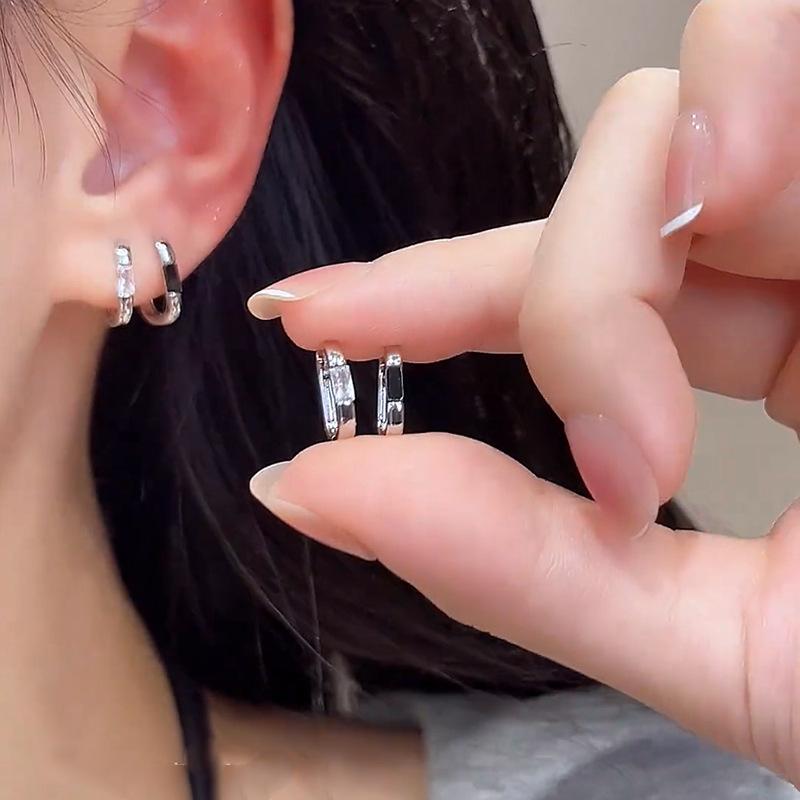 Super flash zircon rectangular ear buckle four-piece set Korean niche simple earrings light luxury fashion temperament earrings
Super flash zircon rectangular ear buckle four-piece set Korean niche simple earrings light luxury fashion temperament earrings
