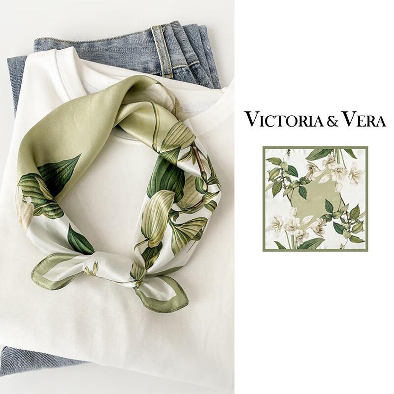 VICTORIA&VERA Шелковый шарф с ботаническим принтом из тутового шелка 53*53
VICTORIA&VERA Шелковый шарф с ботаническим принтом из тутового шелка 53*53