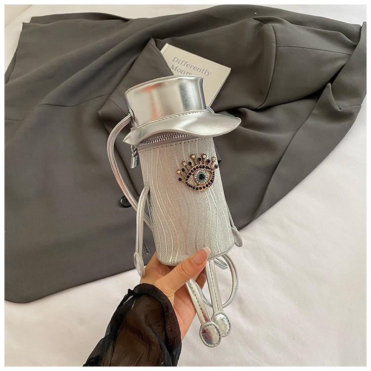 Cute messenger bag 2025 summer new foreign style niche high value hand bag exquisite foreign style small square bag women
Cute messenger bag 2025 summer new foreign style niche high value hand bag exquisite foreign style small square bag women