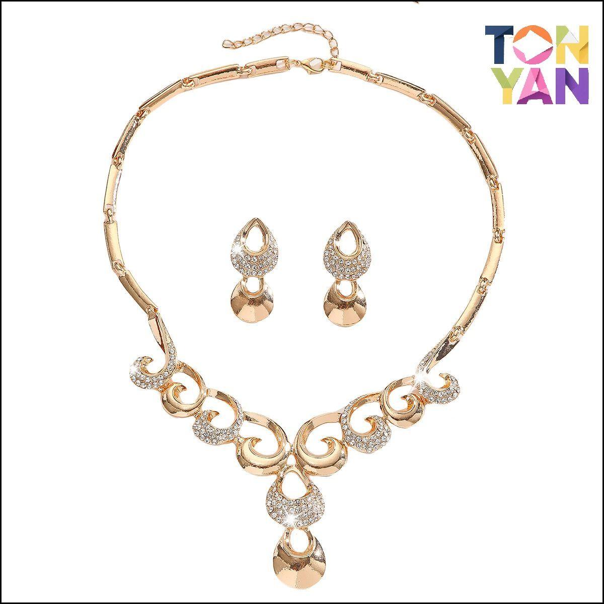 Earrings + Necklace One Size
Earrings + Necklace One Size