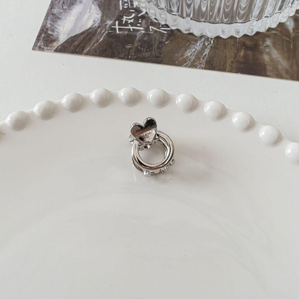 Сильная застежка-мини-заколка для волос в корейском стиле с боковой застежкой-клипами, модная женская застежка-акула Silver-E
Сильная застежка-мини-заколка для волос в корейском стиле с боковой застежкой-клипами, модная женская застежка-акула Silver-E