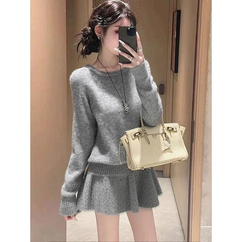 Women s Gray Knitted Two-Piece Set: Elegant Autumn/Winter Top & A-line Skirt S
Women s Gray Knitted Two-Piece Set: Elegant Autumn/Winter Top & A-line Skirt S