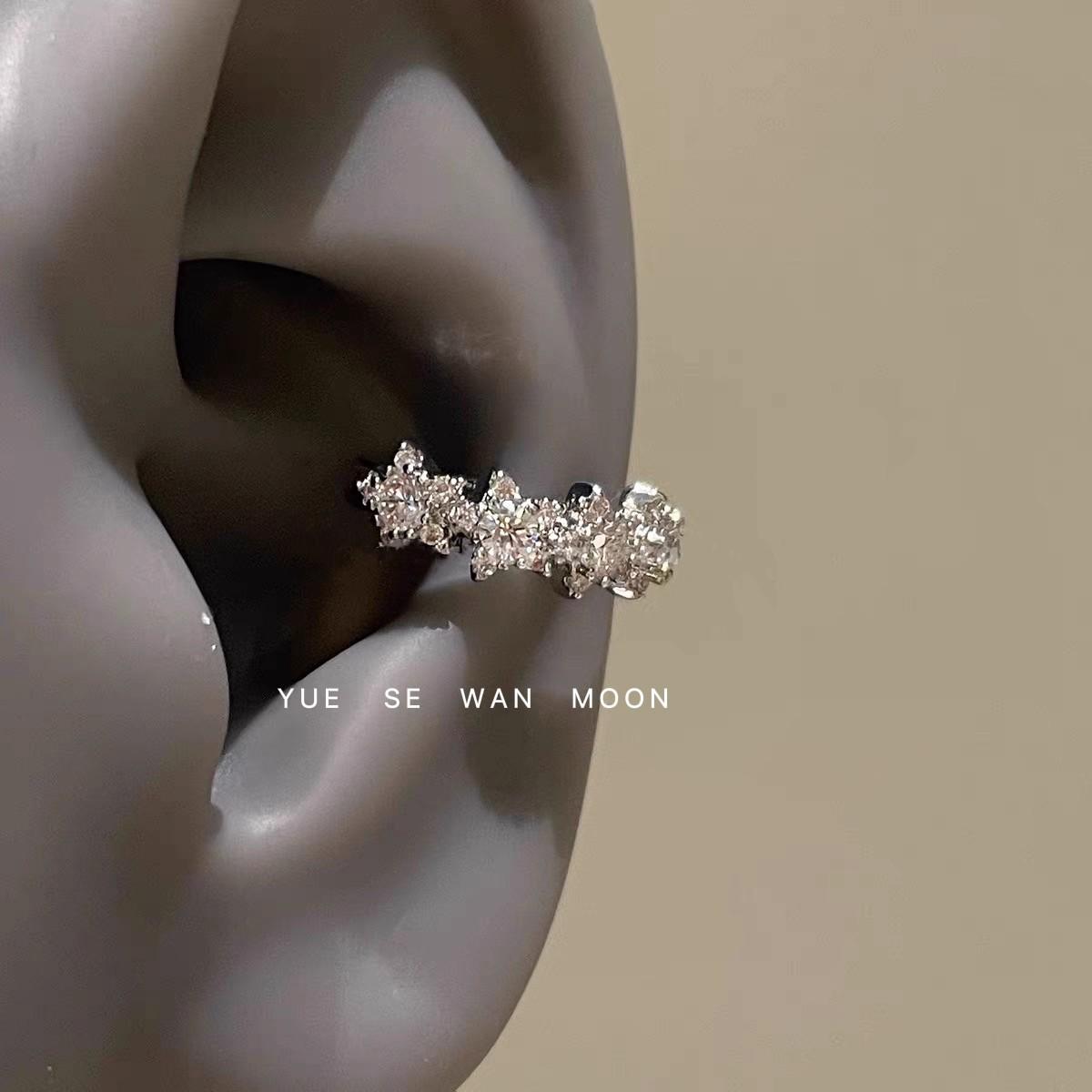 Heavy Industry Straight Needle Star Full Diamond Earrings Super Sparkling Zircon Ring Personality Simple Versatile Earrings
Heavy Industry Straight Needle Star Full Diamond Earrings Super Sparkling Zircon Ring Personality Simple Versatile Earrings