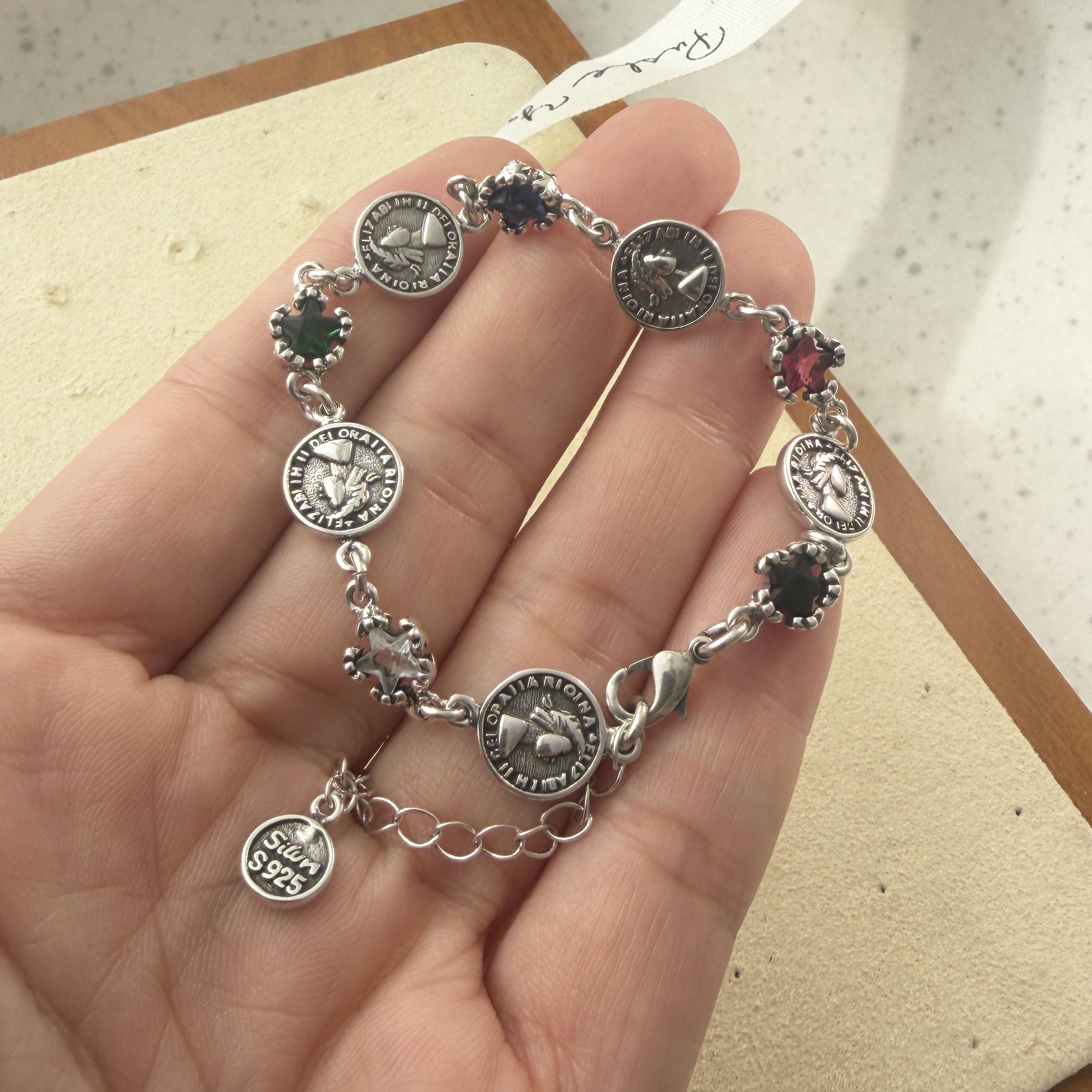 100% Solid 925 Sterling Silver Retro Bracelet for Women Geometric Handmade People Patern CZ Simple Bracelet Birthday Gift
100% Solid 925 Sterling Silver Retro Bracelet for Women Geometric Handmade People Patern CZ Simple Bracelet Birthday Gift