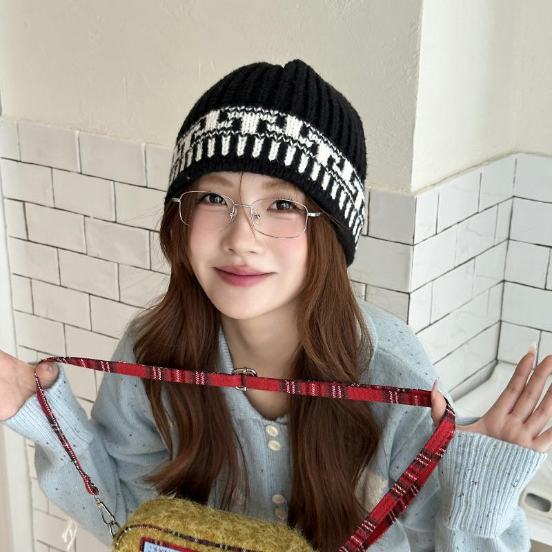 Vintage Jacquard Knitted Beanie Cap For Women Embroidered Wool Blend Beanie Cap Unisex Bucket Hats
Vintage Jacquard Knitted Beanie Cap For Women Embroidered Wool Blend Beanie Cap Unisex Bucket Hats