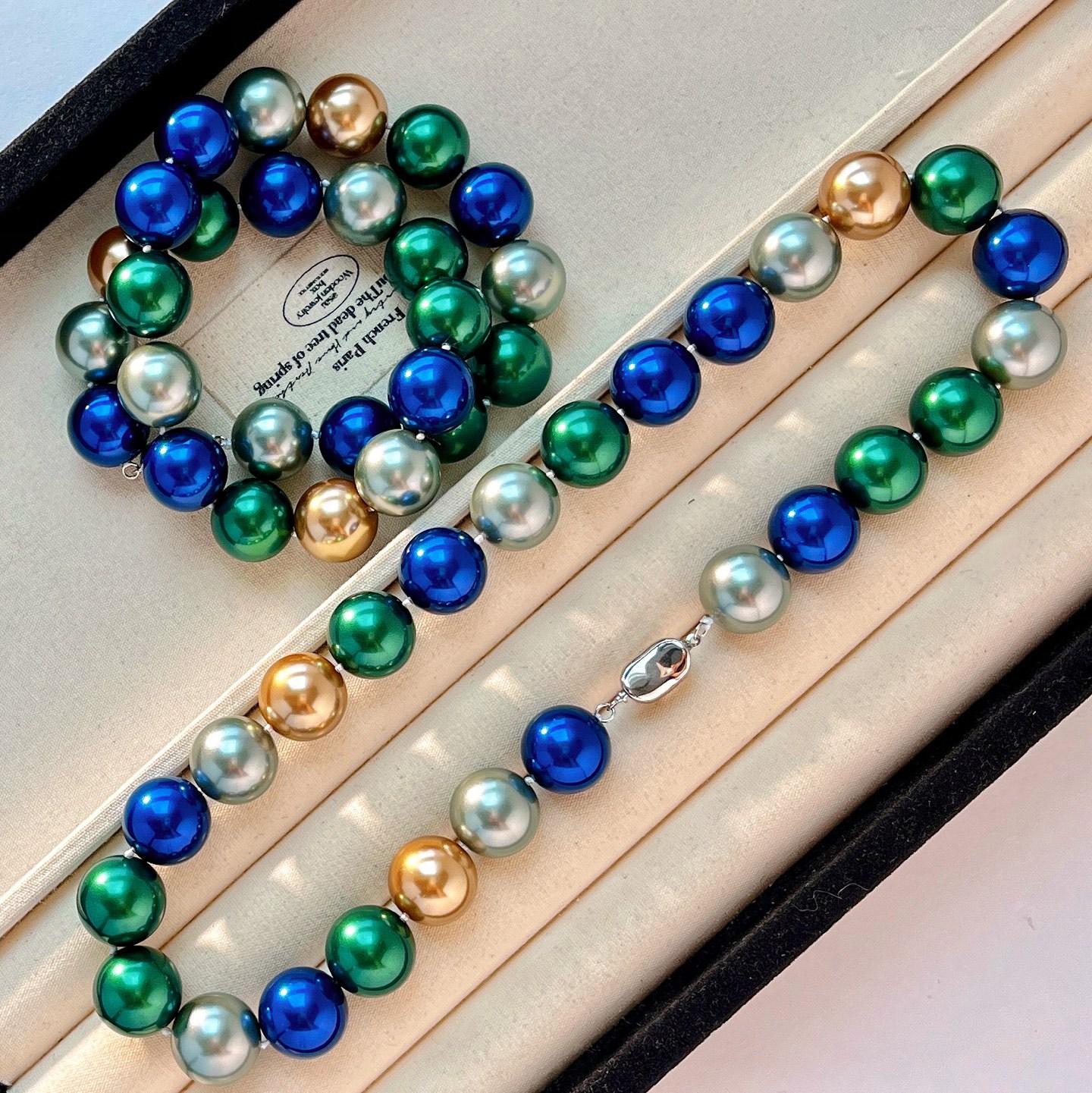 Vintage 16Mm Large Granular High Quality Morandi Malachite Green Blue Artificial Crystal Pearl Necklace Clavicle
Vintage 16Mm Large Granular High Quality Morandi Malachite Green Blue Artificial Crystal Pearl Necklace Clavicle