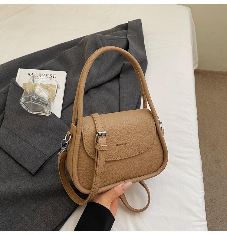 Foreign style shoulder bag 2025 summer new saddle bag niche design fashionable versatile messenger handbag хаки
Foreign style shoulder bag 2025 summer new saddle bag niche design fashionable versatile messenger handbag хаки