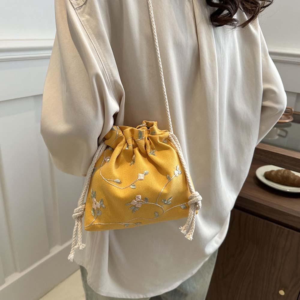 Breathable Shoulder Embroidery Flower Bag Hanfu Accessories Chinese Bundle Pocket Party чорний
Breathable Shoulder Embroidery Flower Bag Hanfu Accessories Chinese Bundle Pocket Party чорний