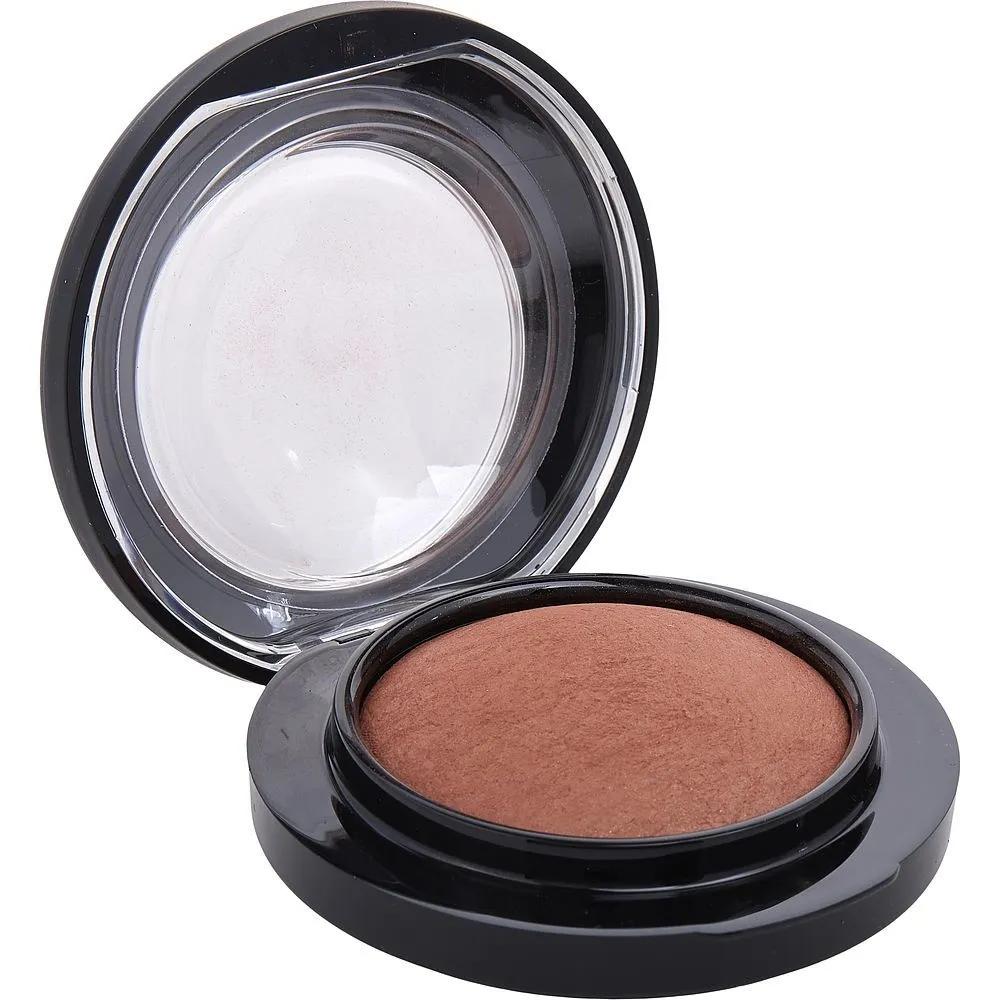 MAC Mineralize Blush No Love Joy 3.2g (Mid-tone Brown Gold Pearl)
MAC Mineralize Blush No Love Joy 3.2g (Mid-tone Brown Gold Pearl)