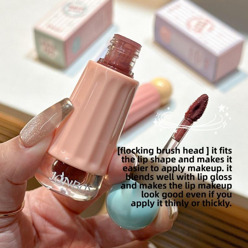 Water-moisturizing Ball Locking Color Lip Gloss Lipstick with Mirror-like Water Light Moistening and Not Easy To Fade 06#
Water-moisturizing Ball Locking Color Lip Gloss Lipstick with Mirror-like Water Light Moistening and Not Easy To Fade 06#