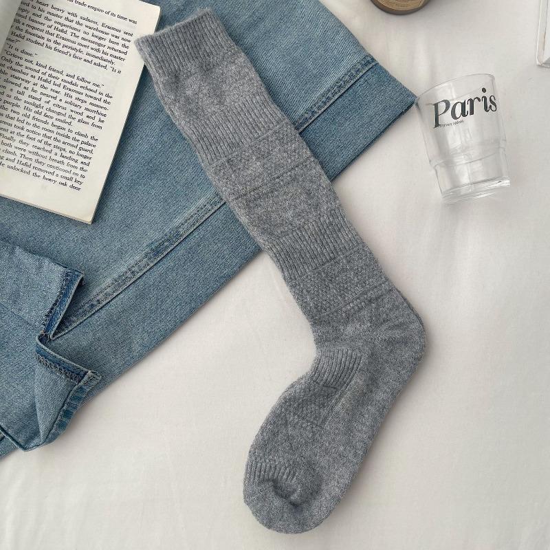 Осенне-зимние гольфы для женщин, утолщенные шерстяные гольфы до бедра, простые гольфы до середины голени с ромбовидным узором 1 pair светло-серый
Осенне-зимние гольфы для женщин, утолщенные шерстяные гольфы до бедра, простые гольфы до середины голени с ромбовидным узором 1 pair светло-серый