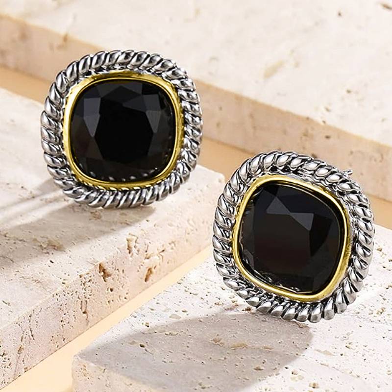 Huitan Cushion Shaped Women Black Stud Earrings Party Noble Two Tone Female Accessories Fashion Elegant Wedding Charming Zircon
Huitan Cushion Shaped Women Black Stud Earrings Party Noble Two Tone Female Accessories Fashion Elegant Wedding Charming Zircon