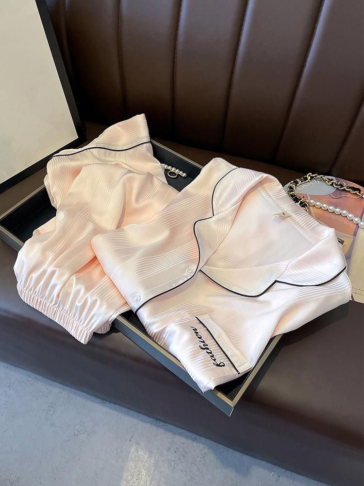 Women s Pink Striped Mulberry Silk Pajama Set - Short Sleeve Loungewear for Spring & Summer L (40-50 kg) рожевий
Women s Pink Striped Mulberry Silk Pajama Set - Short Sleeve Loungewear for Spring & Summer L (40-50 kg) рожевий
